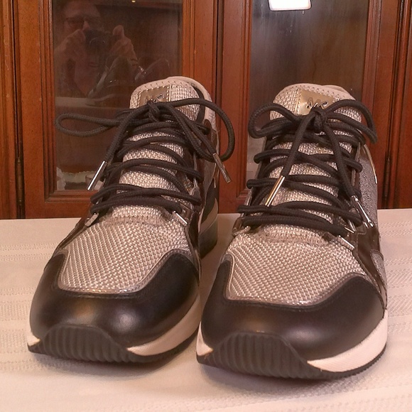 EC Michael Kors Liv Logo Signature Metalic Trainer Sneakers Size Womens 9.5 - Picture 2 of 10